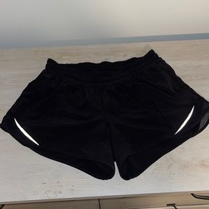 Lululemon hotty hot lined athletic shorts